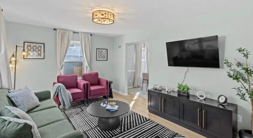 Takoma Park Three Bedroom Home Near Metro and National Mall DC - Image 1