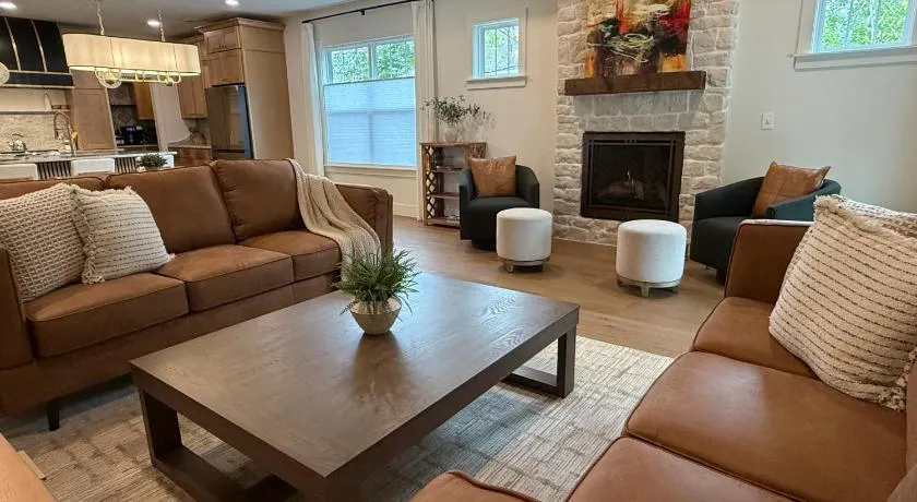 Luxury New Construction Cottage with fireplace, office, and covered deck - Image 1