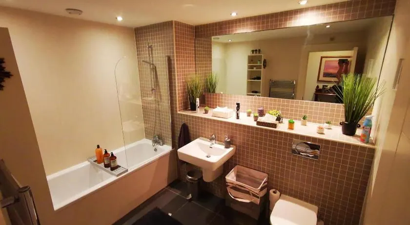 2BR Modern Luxury Loft Apartment - Image 1