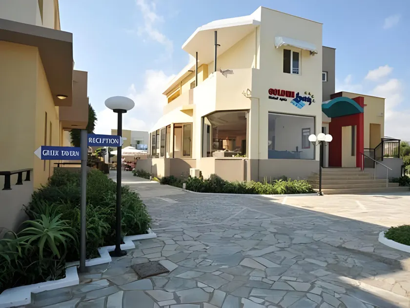 Golden Bay Boutique Hotel & Bungalows - Image 1