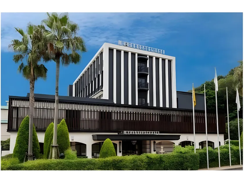 Hofu Grand Hotel - Image 1