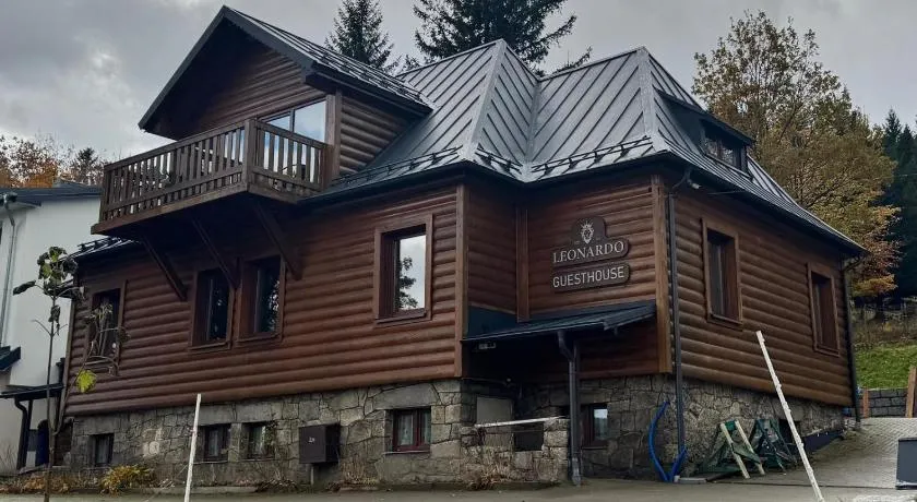 Leonardo Guesthouse - Image 1