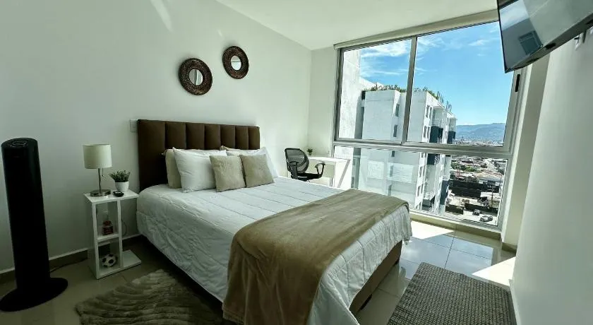 Luxury 12th Floor Apartment with Views - Downtown San Jose Pool and Gym - Image 1