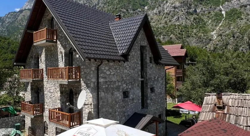 Stonehouse villa - Image 1