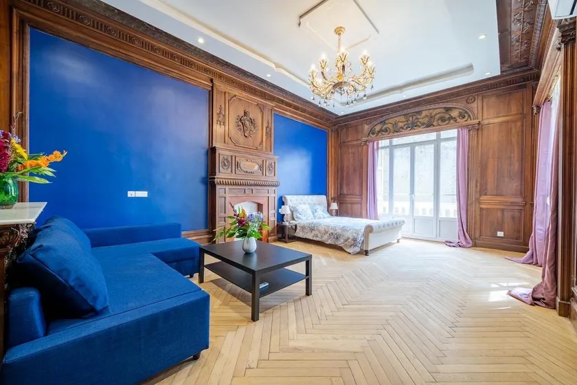 Elegant French Style Apartment - Free Parking - Image 1