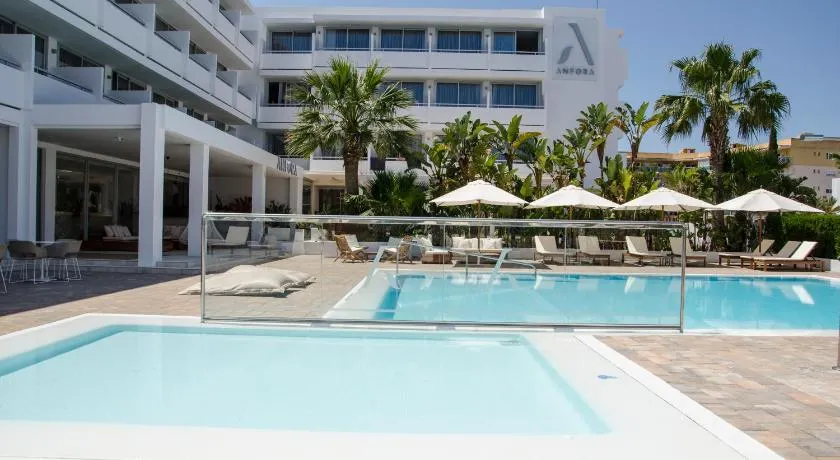 Hotel Anfora Ibiza - Image 1