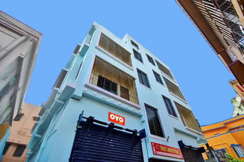 Hotel O Redwood Plaza - Image 1