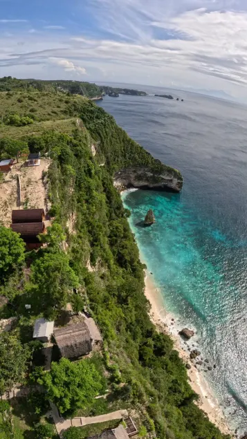 Suwehan Beach Cliff House - Image 1