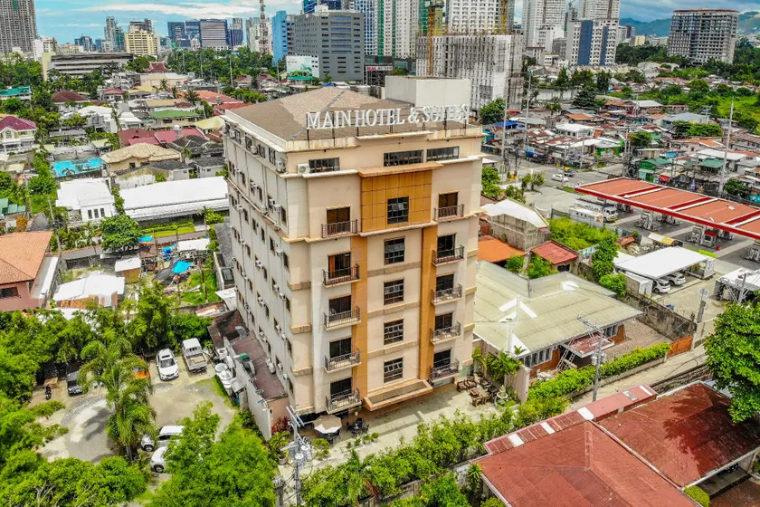 Main Hotel and Suites Cebu - Image 1