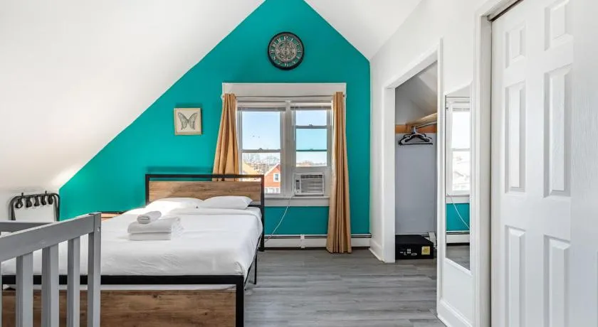 The Grand 9BR 5BA 25 Beds NYC MetLife Free Parking - Image 1
