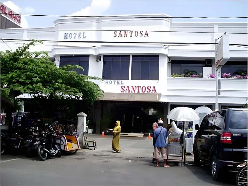 Hotel Santosa - Image 1