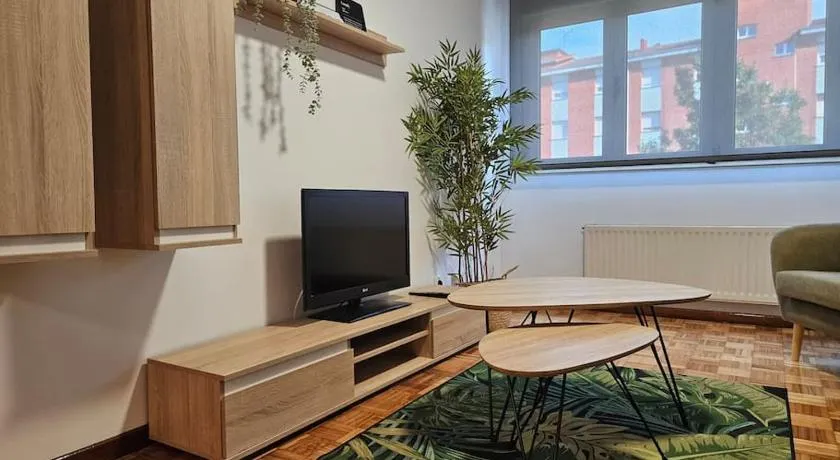 633A Colloto 3 dorm y garaje by R2R Consulting - Image 1