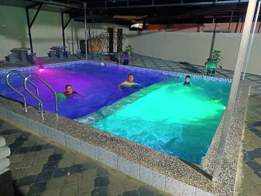 Nel Homestay 1 with Big Private Pool (4 bilik - 5 katil queen) - Image 1
