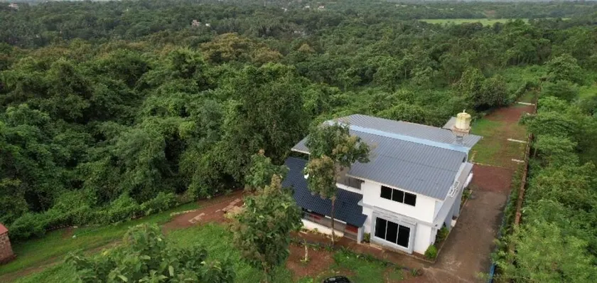 A spacious 4bhk villa with a pool - Image 1