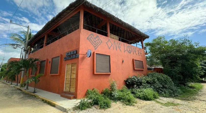 One Love Hostal Puerto Escondido - Image 1
