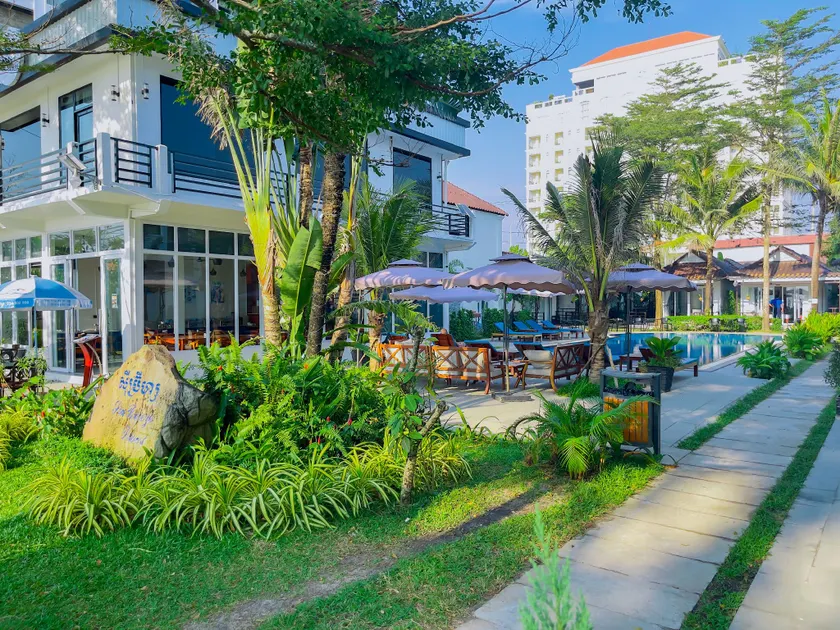 Sea Breeze Resort - Image 1