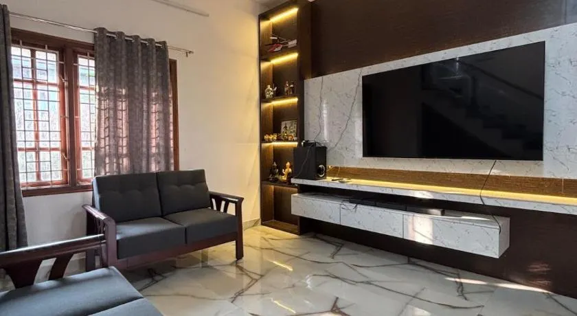 Spacious 3BHK Duplex Villa with minimal amenities - Image 1