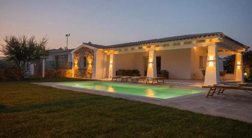 Villa Stige, PISCINA RISCALDATA PRIVATA, a 600 metri dalla spiaggia, wi-fi gratuito. - Image 1