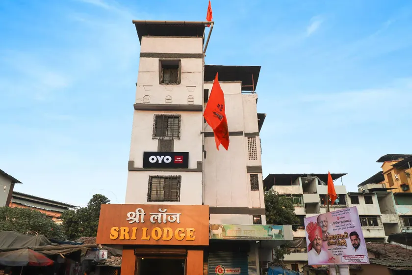 Hotel O Sri Lodge - Image 1