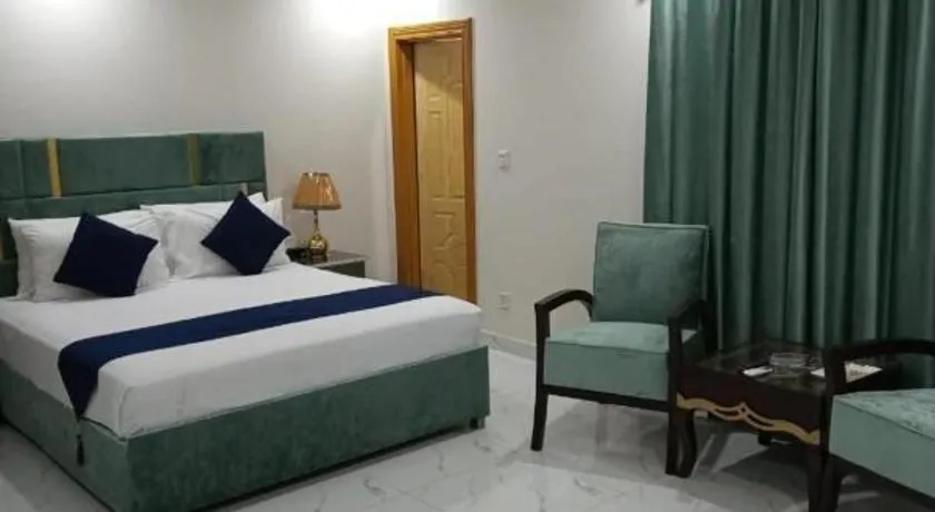 Hotel Grand Palace In Clifton - Image 1