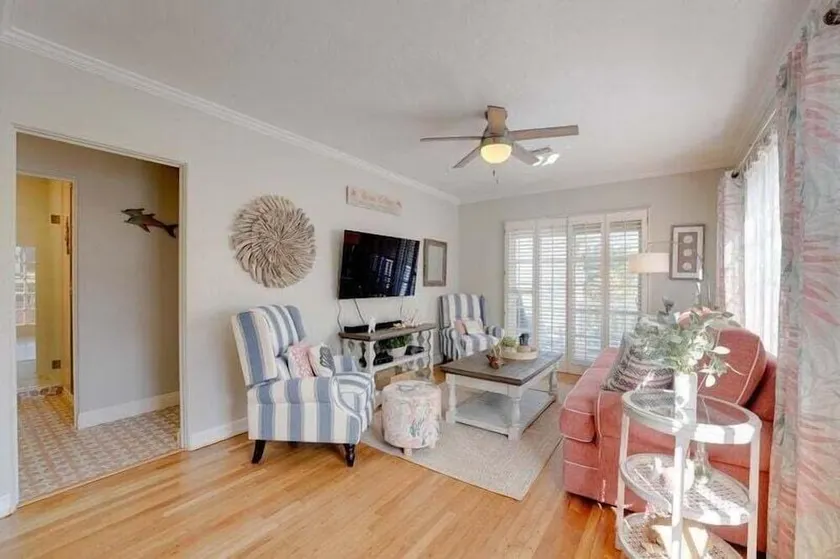 Coral Cottage - Image 1