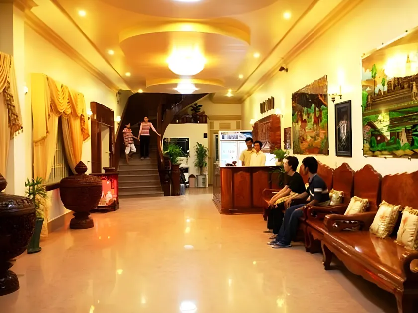 Lux Guesthouse - Image 1