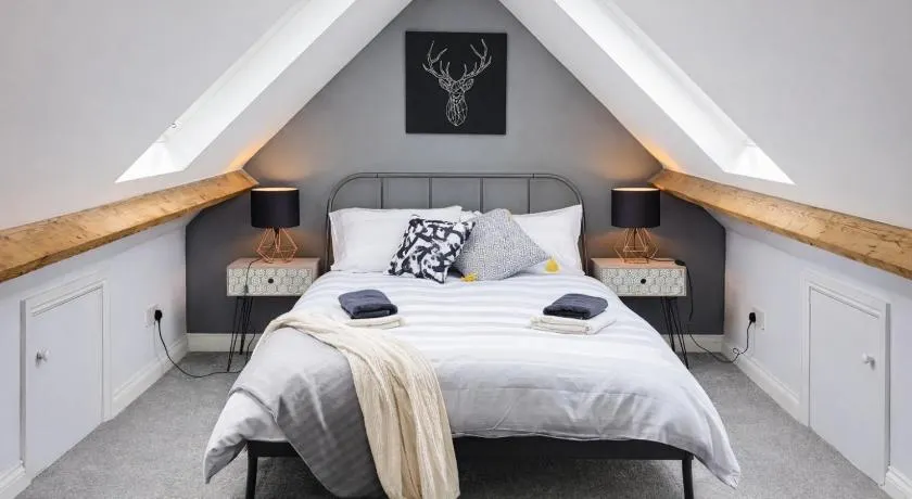 The Louis Armstrong- Modern 3 Bedroom Apartment, super close to the City Centre - Image 1