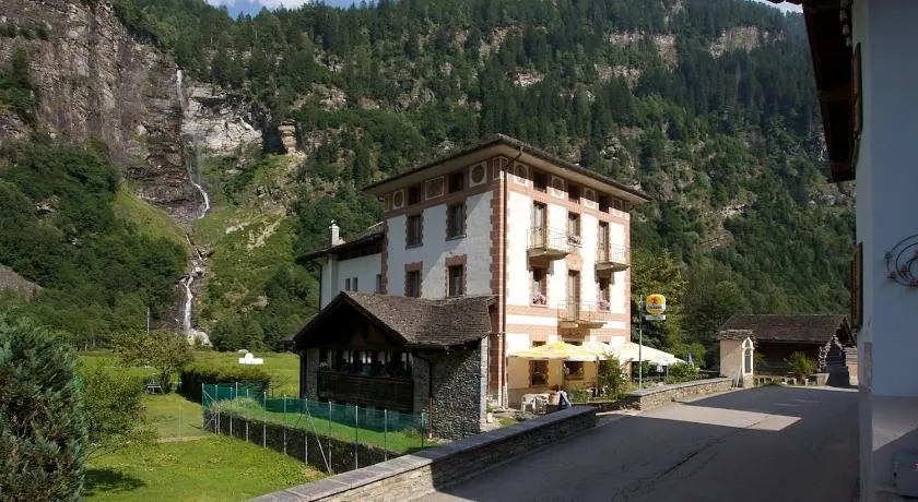 Hotel La Cascata - Image 1