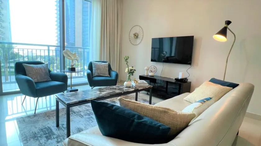 Luxurious Creek Harbour Apt with Balcony & View - Image 1