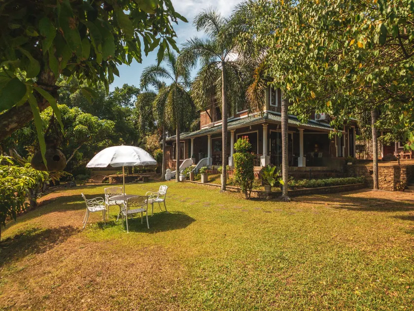Airport Green Olive Villa - Image 1