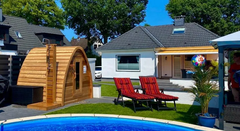 Luxuriöses Ferienhaus Anita mit Pool, Whirlpool und Sauna nahe Timmendorfer Strand, Travemünde und Lübeck - Image 1