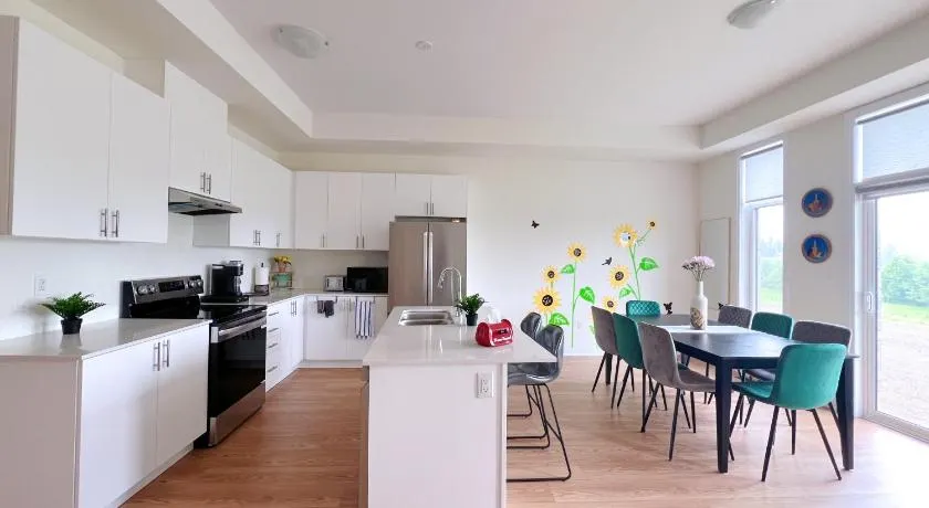 Modern entire house close to Costco convenient stay - Image 1