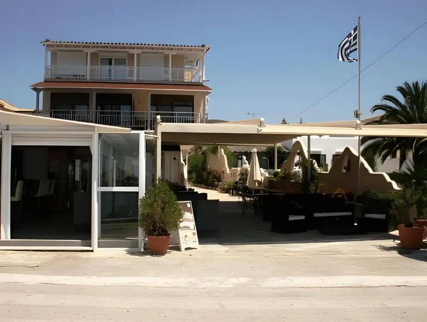 Meliton Inn Hotel & Suites by the beach - Image 1