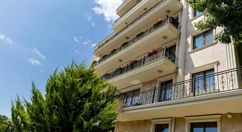 Rabi park residence - Image 1
