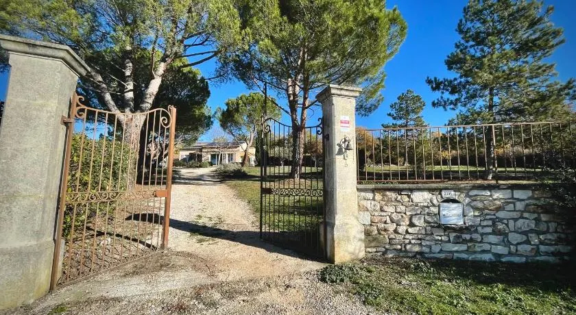 Villa avec Piscine et Vues Imprenables - Image 1