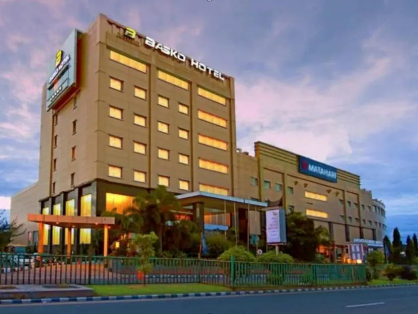 Grand Basko Hotel - Image 1