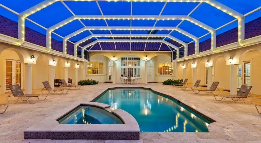 Knickerbocker Estate - Exclusive 9 BR Getaway in Naples! Enjoy Private Pool, Outdoor Dining and Expansive Grounds Experience Tranquility with Easy Access to Naples Best! - Image 1