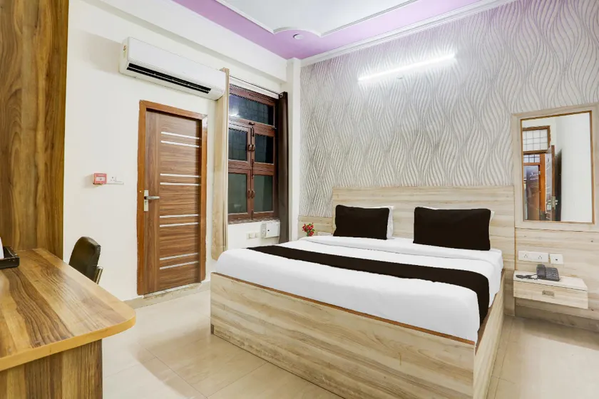 Townhouse Sector 4 Gurgaon - Image 1