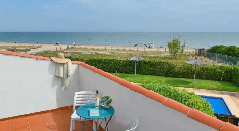 Bonita Stay B Beach 1ªlínea, fibra, A/A, BBQ, pool - Image 1