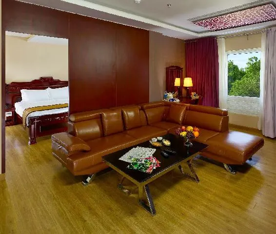 Hotel Palmyra Grand Suite - Image 1