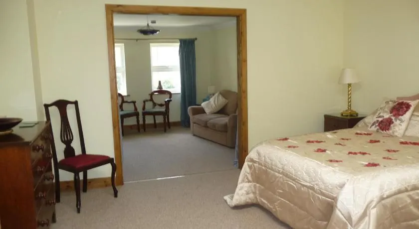 Ivy Hall - Image 1