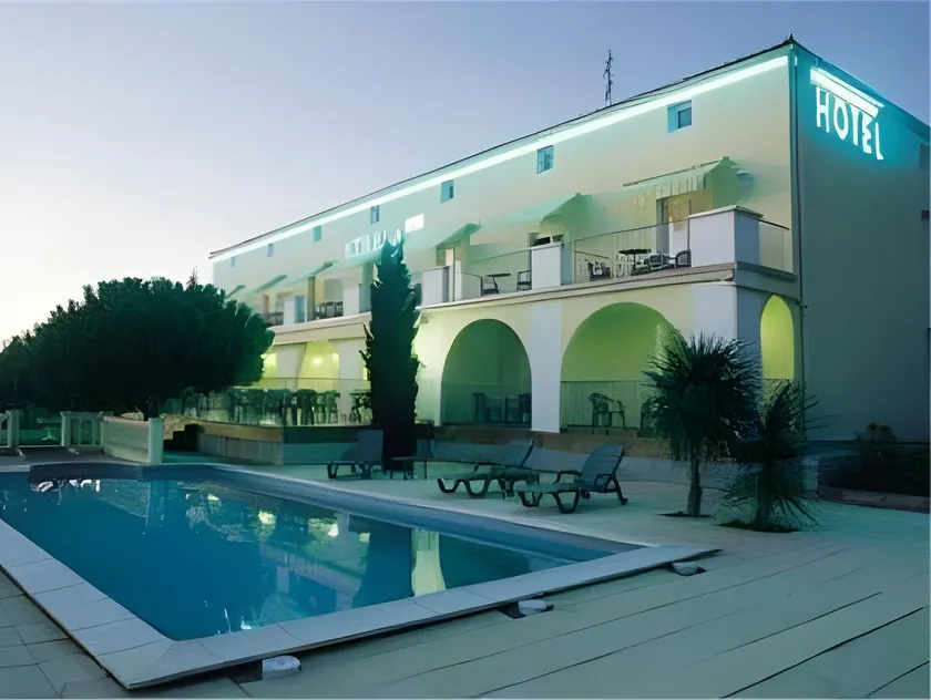 Hôtel Athéna - Image 1