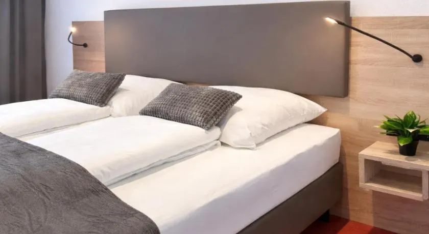 Hotel Vorburg - Free Parking - Bei Hamburg - Image 1