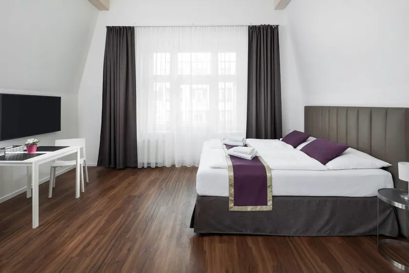 Elizabeth Suites - Image 1