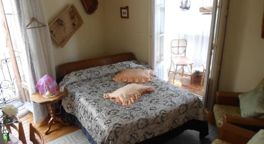 Comfortable House Center (2) - Image 1