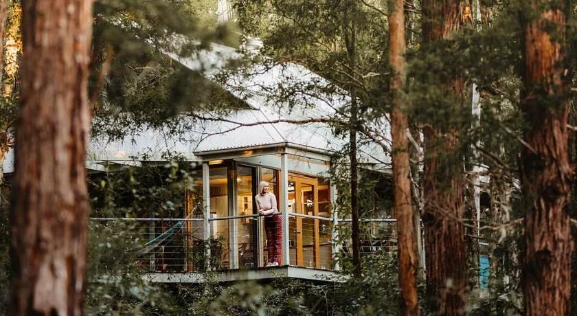 Bombah Point Eco Cottages - Image 1