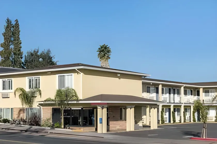 Travelodge by Wyndham Gallipolis - Image 1