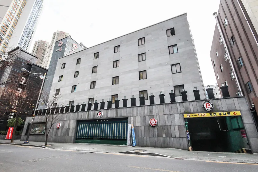 Jeonju Sinsigaji Hotel Pop - Image 1