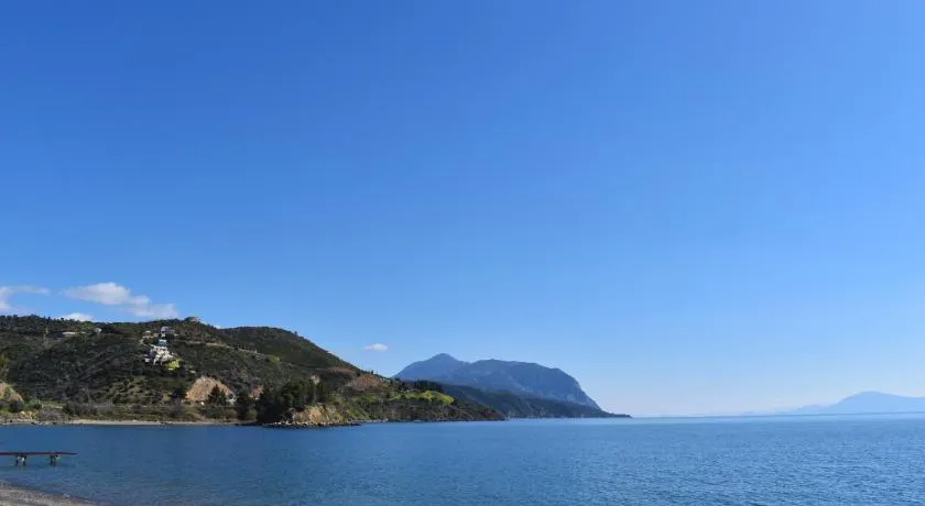 Concert Apartments, Seaside Stay in Kochyli, Limni Evia - Image 1