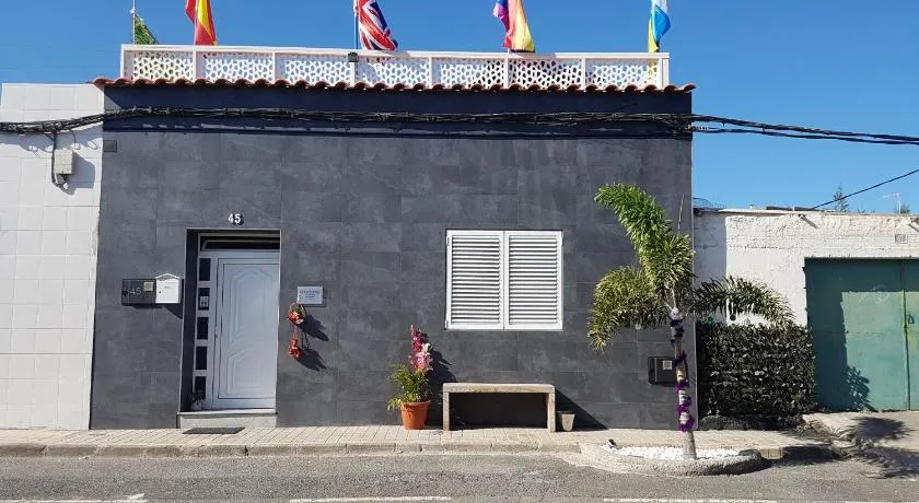Rickaty Lodge Bed and Breakfast, Airport Bed and Breakfast, B&B de aeropuerto, Las Palmas Airport, Gran Canaria Airport, LPA, Spain - Image 1
